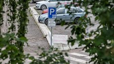 Placené parkování v náchodské nemocnici. Placené parkování v náchodské nemocnici.
