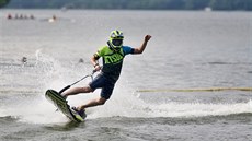 ADRENALIN NA VODĚ. Jakub Kornfeil na jetsurfu ADRENALIN NA VODĚ. Jakub Kornfeil na jetsurfu