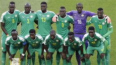 Senegaltí fotbalisté pózují fotografm ped zápasem proti Polsku.