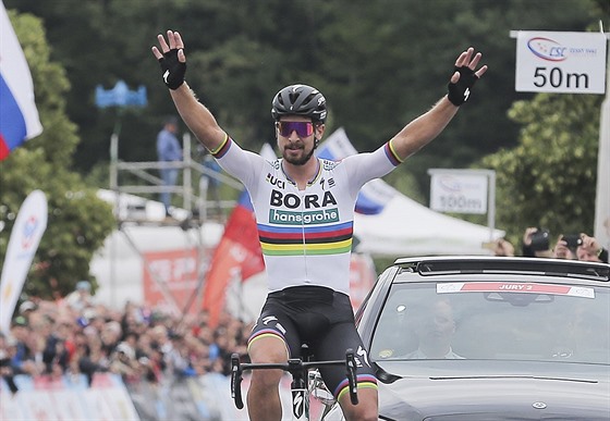 Peter Sagan slaví celkový triumf na spojeném mistrovství eska a Slovenska.