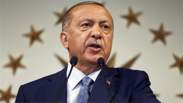 Současný turecký prezident Recep Tayyip Erdogan se prohlásil za vítěze... Současný turecký prezident Recep Tayyip Erdogan se prohlásil za vítěze...