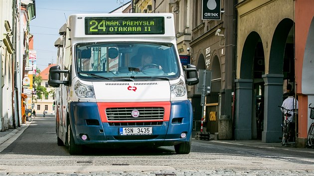 Vozy českobudějovické MHD řídí stále více žen. Vozy českobudějovické MHD řídí stále více žen.