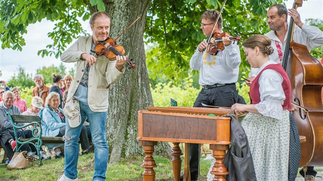 Patron festivalu Pavel Šporcl si zahrál s Cimbálovou muzikou Antonína Stehlíka... Patron festivalu Pavel Šporcl si zahrál s Cimbálovou muzikou Antonína Stehlíka...