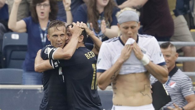 Bořek Dočkal (vlevo) a Alejandro Bedoya slaví gól Philadelphie v utkání proti... Bořek Dočkal (vlevo) a Alejandro Bedoya slaví gól Philadelphie v utkání proti...
