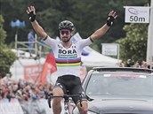 Peter Sagan slav celkov triumf na spojenm mistrovstv eska a Slovenska.