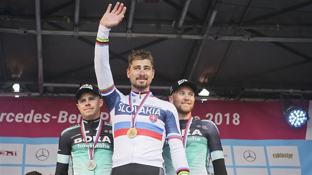 Peter Sagan, erstv mistr Slovenska, mv z pdia fanoukm.