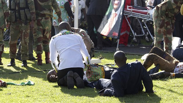 Zrann lid po vbuchu na mtinku prezidenta Zimbabwe Emmersona Mnangagwy, 23. 6. 2018