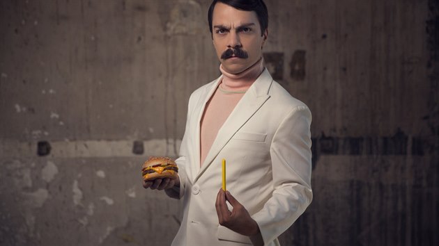 Komik a samozvan model vystupujc pod pezdvkou Kirby Jenner v reklam americk spolenosti McDonalds