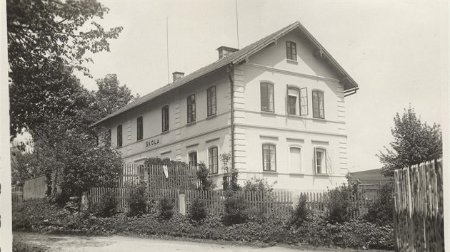 Dobansk kola na star fotografii.