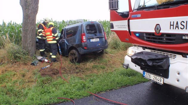 Tragick dopravn nehoda mezi osadou Srnov a obc Dnov na Kromsku.