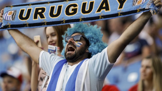 Uruguaysk fanouek povzbuzoval sv milky na trvnku u dlouho ped vodnm hvizdem.