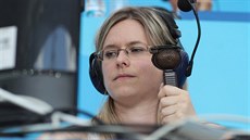 Vicki Sparksová se zapsala do dějin BBC jako první žena komentující fotbalové... Vicki Sparksová se zapsala do dějin BBC jako první žena komentující fotbalové...