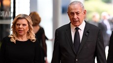 Sara Netanjahuová a Benjamin Netanjahu na pohřbu bývalého německého kancléře... Sara Netanjahuová a Benjamin Netanjahu na pohřbu bývalého německého kancléře...
