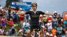 Radující se britský cyklista Adam Yates. Radující se britský cyklista Adam Yates.