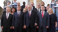 Prezident Miloš Zeman jmenoval na Pražském hradě vládu premiéra Andreje Babiše.... Prezident Miloš Zeman jmenoval na Pražském hradě vládu premiéra Andreje Babiše....