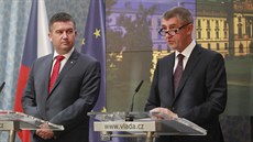 Andrej Babiš a Jan Hamáček na tiskové konferenci krátce po jmenování vlády.... Andrej Babiš a Jan Hamáček na tiskové konferenci krátce po jmenování vlády....