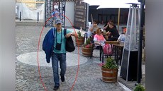 Zloděj si v restauraci „vydělal“ přes sto tisíc. Okradl hosta Zloděj si v restauraci „vydělal“ přes sto tisíc. Okradl hosta