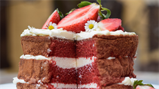 Red Velvet Cake s jahodami Red Velvet Cake s jahodami