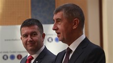 Premiér Andrej Babiš a ministr vnitra Jan Hamáček na tiskcové konferenci po... Premiér Andrej Babiš a ministr vnitra Jan Hamáček na tiskcové konferenci po...