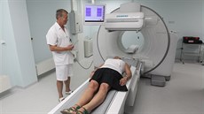 Moderní přístroj umí diagnostikovat i zánětlivé procesy v těle a odhalit,... Moderní přístroj umí diagnostikovat i zánětlivé procesy v těle a odhalit,...