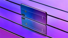 Lenovo Z5 zaujalo mimo jiné barevným provedením aurora. Lenovo Z5 zaujalo mimo jiné barevným provedením aurora.