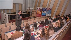 Univerzita přesně k vašim službám Univerzita přesně k vašim službám