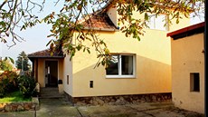 Díky rekonstrukci a obětavé práci Lukáše a jeho tatínka se domeček zcela... Díky rekonstrukci a obětavé práci Lukáše a jeho tatínka se domeček zcela...