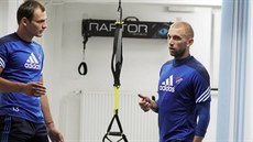 Záložník Marek Hlinka (vpravo na snímku se stoperem Aleksandarem Azackým) začal... Záložník Marek Hlinka (vpravo na snímku se stoperem Aleksandarem Azackým) začal...