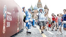 POHODA? JEN ZDÁNLIVÁ. Během šampionátu Rusové pojali režim na Rudém náměstí... POHODA? JEN ZDÁNLIVÁ. Během šampionátu Rusové pojali režim na Rudém náměstí...