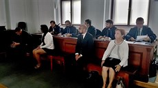 Krajský soud v Plzni ukončil kauzu daňových úniků za prodané pohonné hmoty.... Krajský soud v Plzni ukončil kauzu daňových úniků za prodané pohonné hmoty....