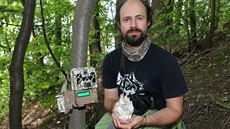 Tomáš Krajča koordinuje vlčí hlídky. Tomáš Krajča koordinuje vlčí hlídky.
