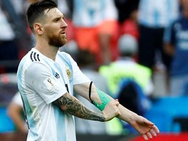 NAPOSLED V REPREZENTACI? Lionel Messi si sundv kapitnskou psku, Argentina...