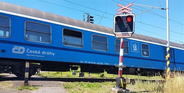 Tragédie. Rychlík srazil v pondlí naveer na jiním Plzesku u dírce chlapce....