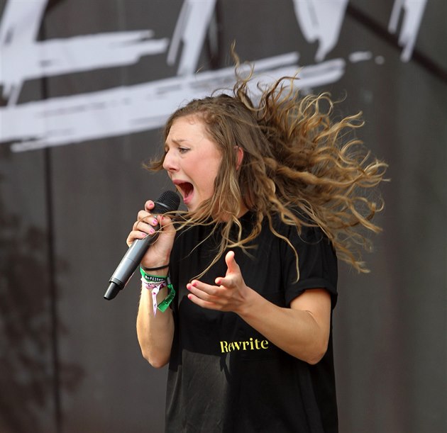 Zpvaka Lenny odstartovala letoní tídenní Vysoina Fest v Jihlav (5....