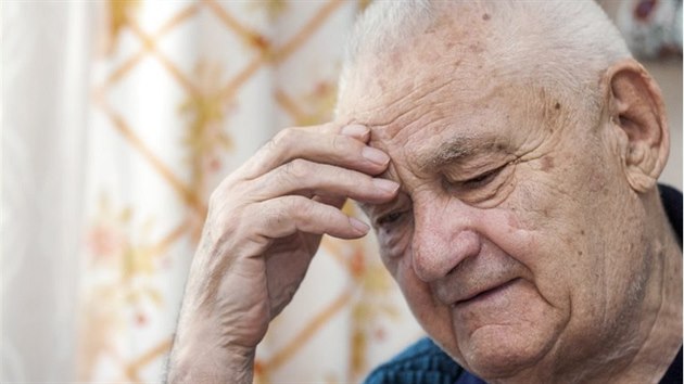 František Cvoliga (93 let), jeden z posledních veteránů druhé světové války v... František Cvoliga (93 let), jeden z posledních veteránů druhé světové války v...