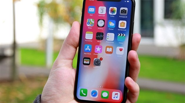 iPhone X loni přinesl tolik očekávanou změnu designu. Letošní modely budou jeho... iPhone X loni přinesl tolik očekávanou změnu designu. Letošní modely budou jeho...
