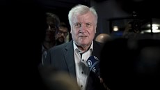 Německý ministr vnitra a předseda CSU Horst Seehofer po jednání své strany v... Německý ministr vnitra a předseda CSU Horst Seehofer po jednání své strany v...