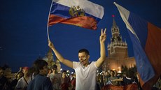 Rusové oslavují vítězství nad Španělskem v osmifinále fotbalového mistrovství... Rusové oslavují vítězství nad Španělskem v osmifinále fotbalového mistrovství...
