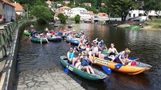 Fronty se s prvním dnem prodlouženého víkendu tvořily v Rožmberku nad Vltavou. Fronty se s prvním dnem prodlouženého víkendu tvořily v Rožmberku nad Vltavou.