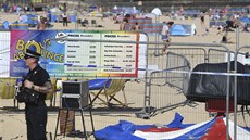 Při explozi nafukovacího hradu na pláži Gorleston v anglickém hrabství Norfolk... Při explozi nafukovacího hradu na pláži Gorleston v anglickém hrabství Norfolk...