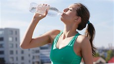Během tréninku nezapomínejte na doplňování vody i minerálních látek. Během tréninku nezapomínejte na doplňování vody i minerálních látek.