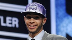 Tyler Honeycutt na archivním snímku z draftu NBA 2011, kdy si ho vybrali...