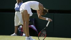 ACH JO. Nespokojená Petra Kvitová bhem prvního kola Wimbledonu.