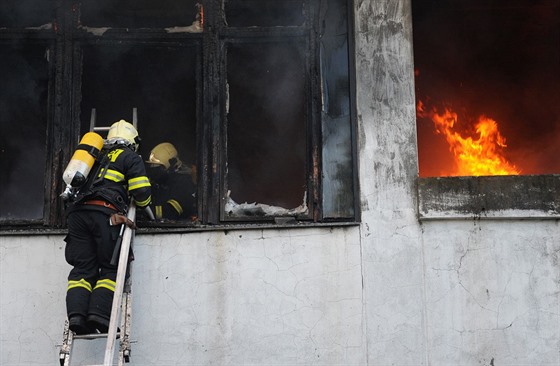 V Podolí shoela budova bývalé kolky (14. 7. 2018).