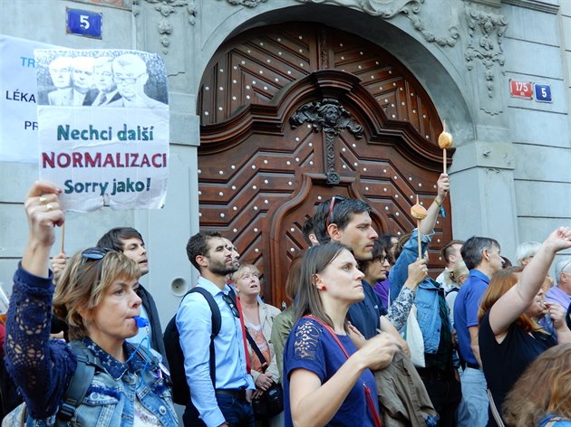 Protesty proti nové vlád