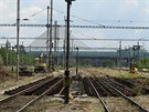 Přípravy na novou železniční zastávku Praha - Zahradní Město. V těchto dnech se vytrhávají již nevyužívané koleje. Za 3 roky zde budou vystupovat nebo nastupovat cestující z/do vlaku. Přípravy na novou železniční zastávku Praha - Zahradní Město. V těchto dnech se vytrhávají již nevyužívané koleje. Za 3 roky zde budou vystupovat nebo nastupovat cestující z/do vlaku.