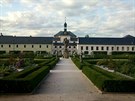 Hospitál v Kuksu byl založen hrabětem Františkem Antonínem Šporkem na počátku 18. století jako místo odpočinku vysloužilých vojáků. Hospitál v Kuksu byl založen hrabětem Františkem Antonínem Šporkem na počátku 18. století jako místo odpočinku vysloužilých vojáků.