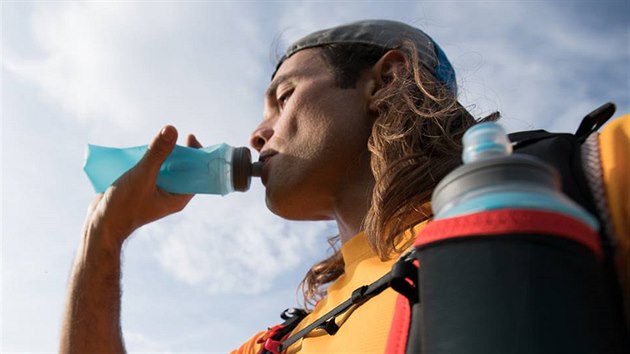 Hydratace při běhu: je lepší pít z lahví, nebo z vaku? Hydratace při běhu: je lepší pít z lahví, nebo z vaku?