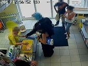 Z drogerie utekl se zbožím bez placení Z drogerie utekl se zbožím bez placení