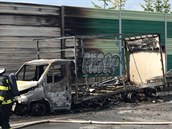 Na Jižní spojce v pátek hořela dodávka. (13.7.2018) Na Jižní spojce v pátek hořela dodávka. (13.7.2018)